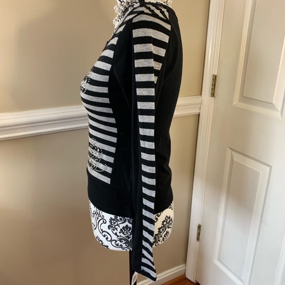 *NWT* Disney boutique, women’s long sleeve shirt with rhinestones, size SX - Picture 3 of 11